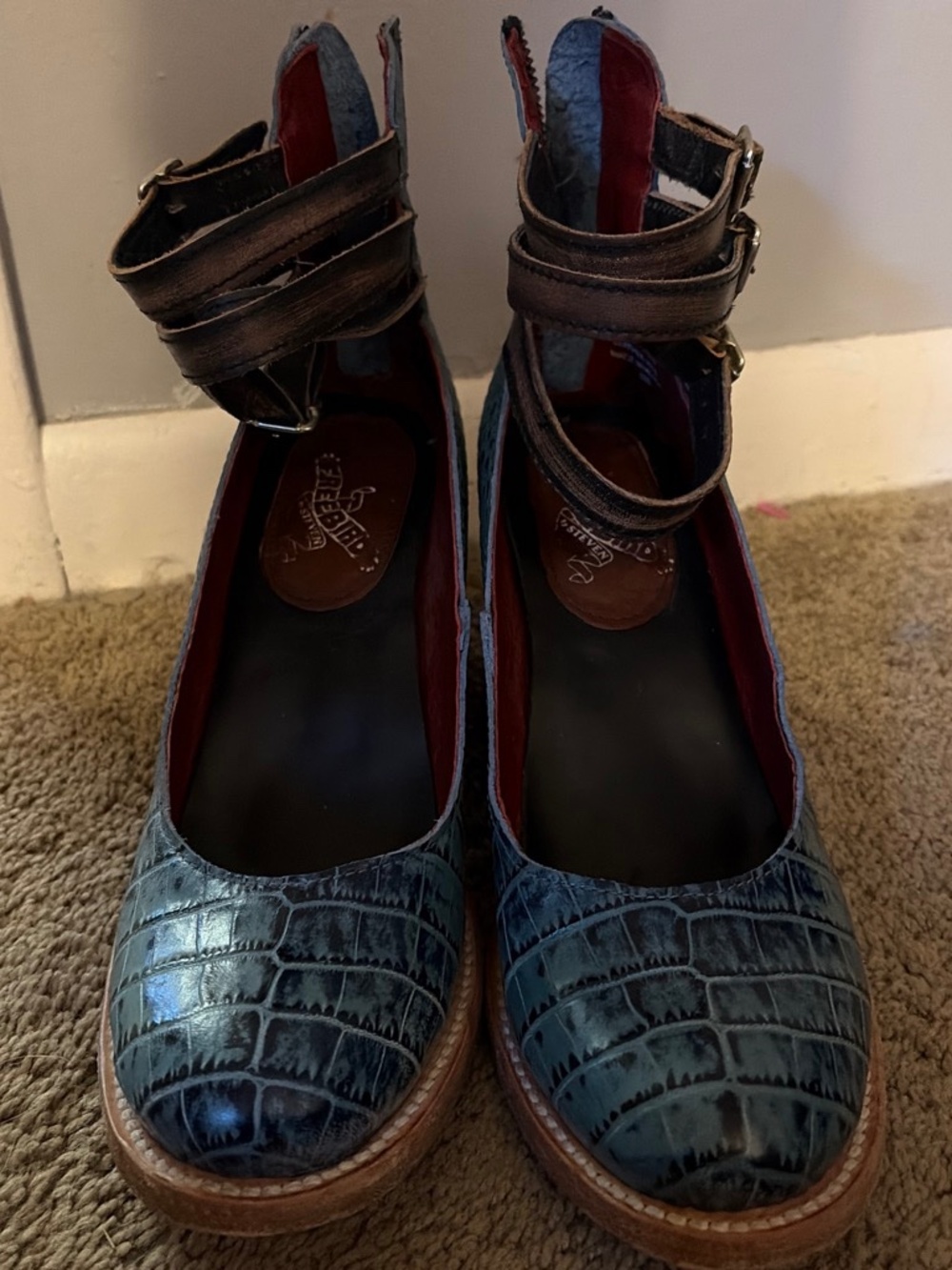 FREEBIRD by Steven Randi teal/turquoise croc-embossed leather heels